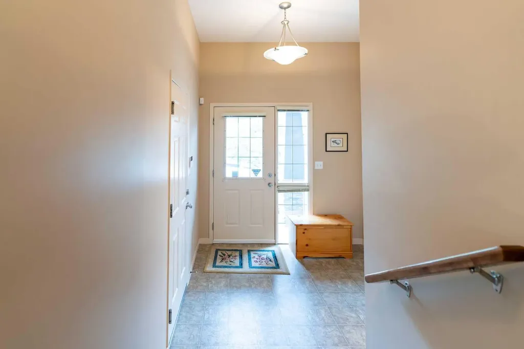 22 Rockyvalley Villas NW Calgary AB T3G 5X3