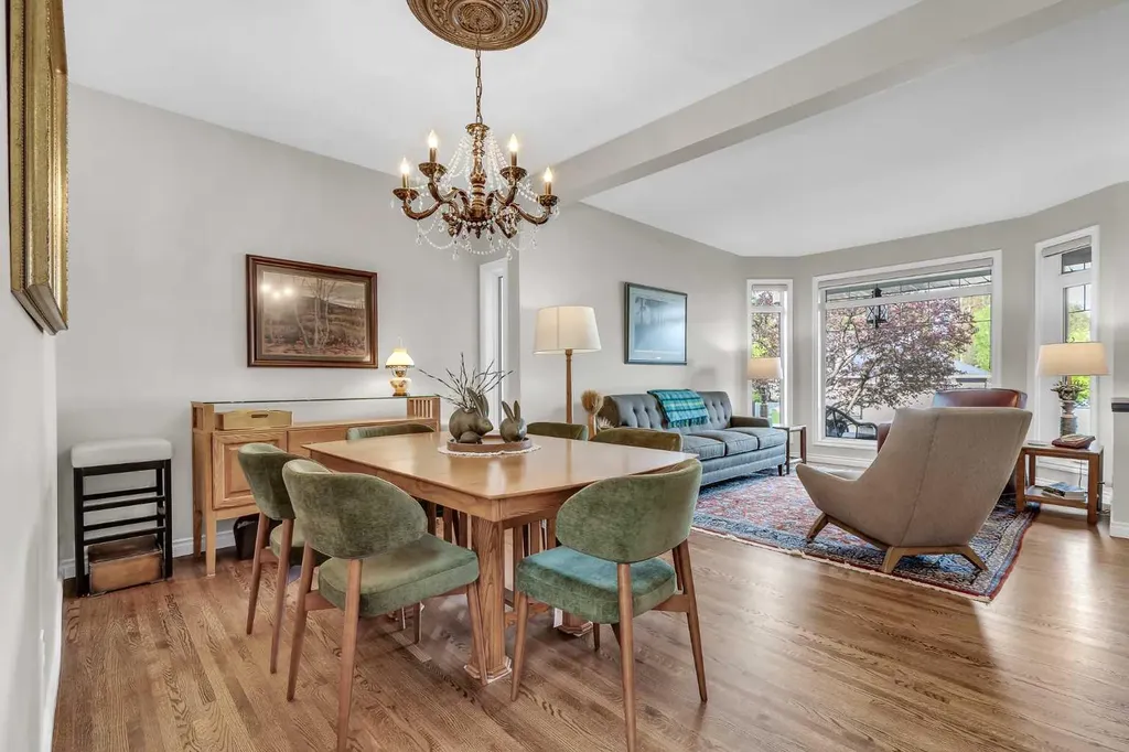89 Douglasdale Crescent SE Calgary AB T2Z 3A2