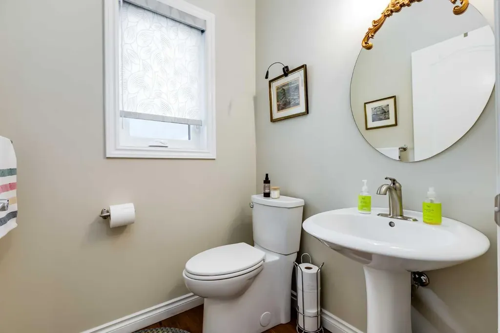 89 Douglasdale Crescent SE Calgary AB T2Z 3A2