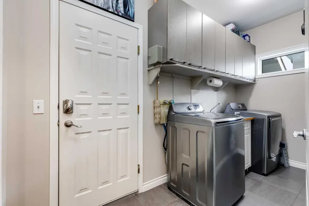 89 Douglasdale Crescent SE Calgary AB T2Z 3A2