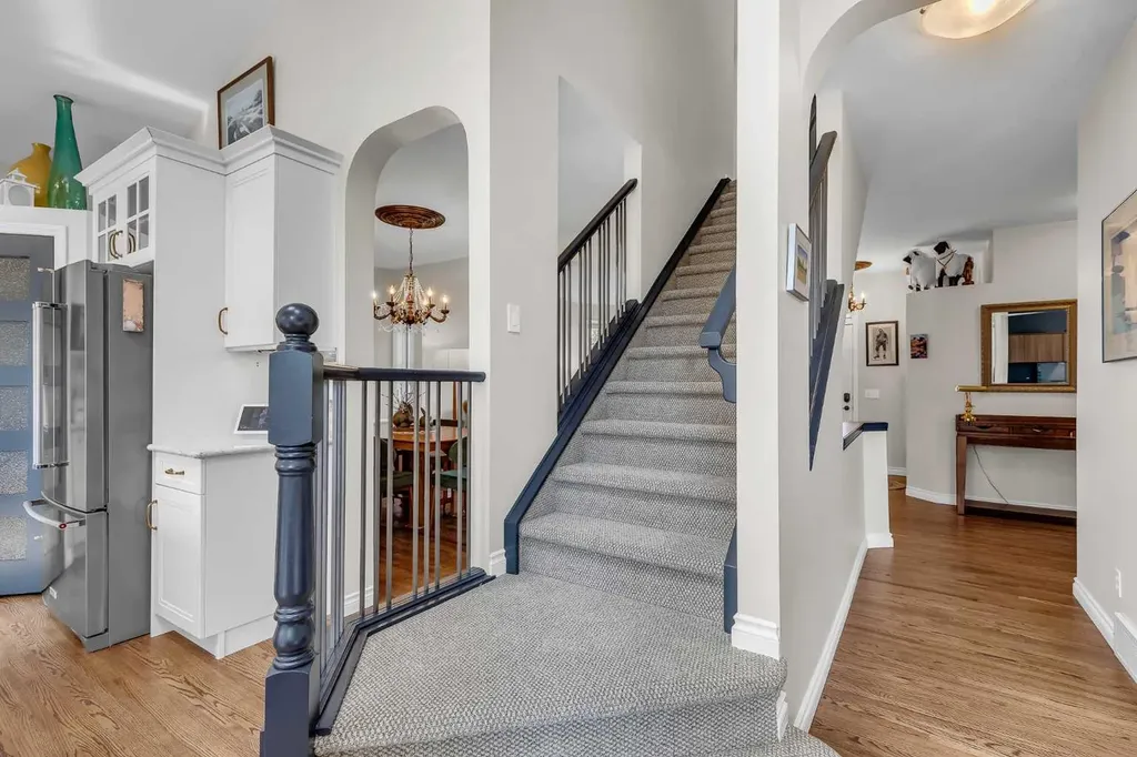 89 Douglasdale Crescent SE Calgary AB T2Z 3A2