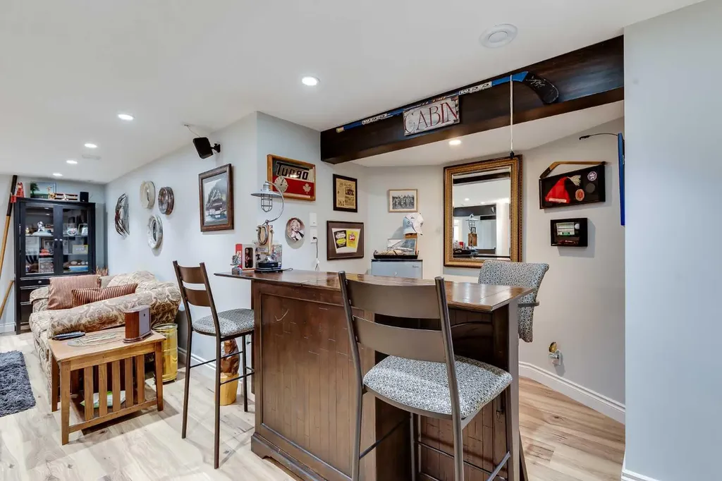 89 Douglasdale Crescent SE Calgary AB T2Z 3A2