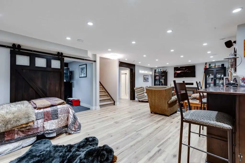 89 Douglasdale Crescent SE Calgary AB T2Z 3A2