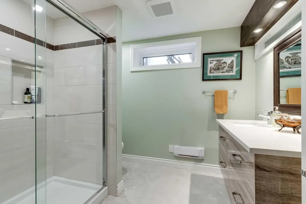 89 Douglasdale Crescent SE Calgary AB T2Z 3A2