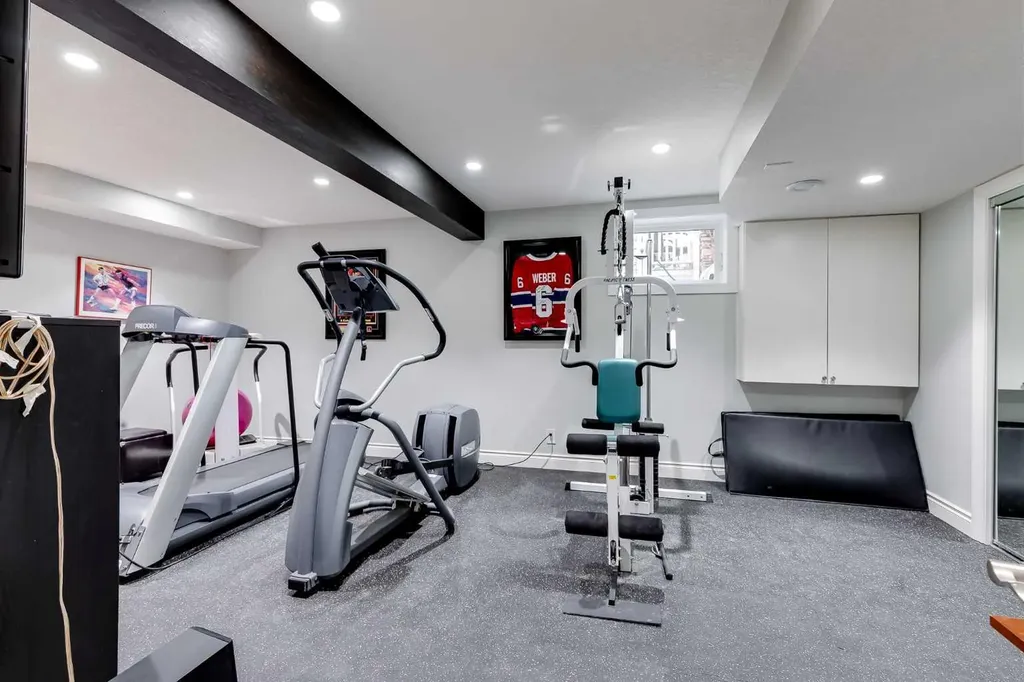 89 Douglasdale Crescent SE Calgary AB T2Z 3A2