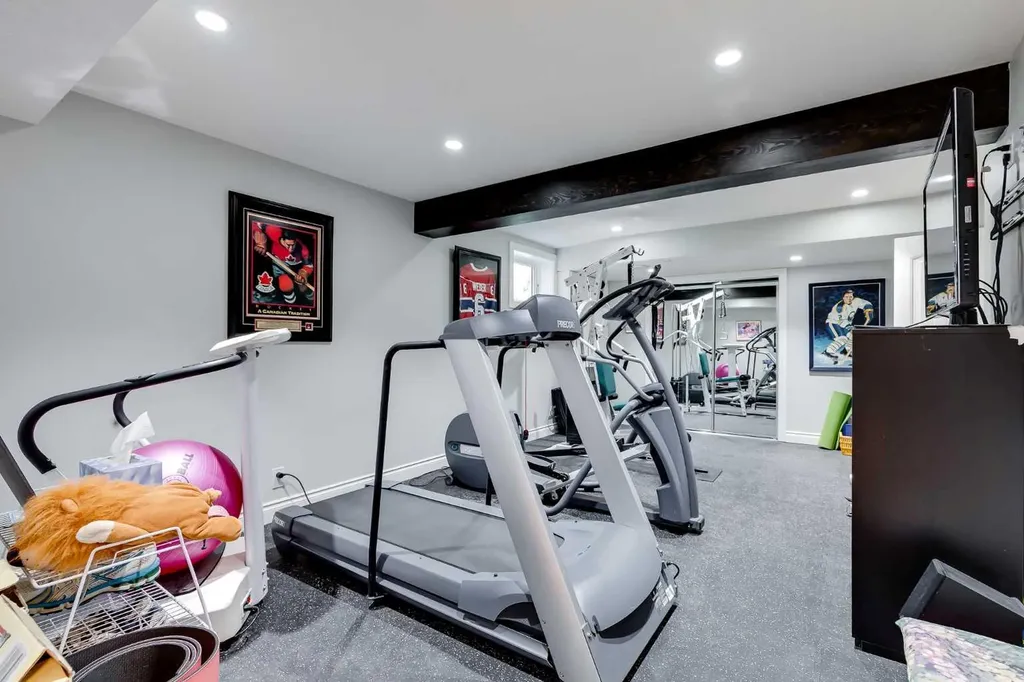 89 Douglasdale Crescent SE Calgary AB T2Z 3A2