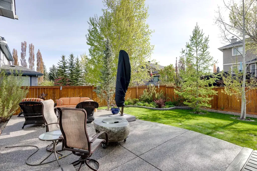89 Douglasdale Crescent SE Calgary AB T2Z 3A2