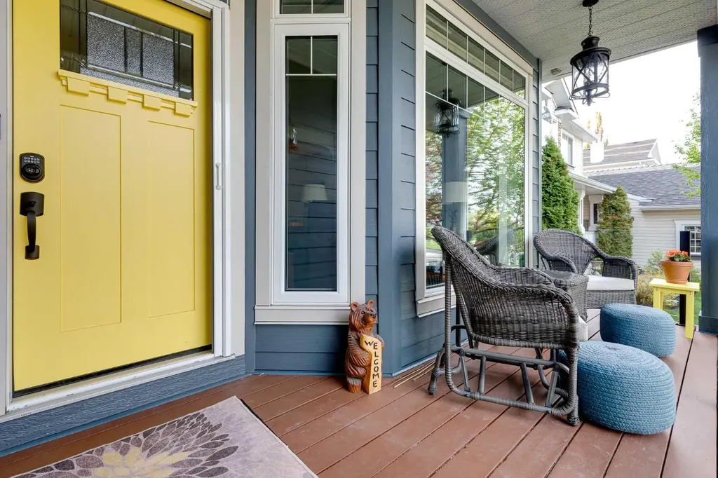 89 Douglasdale Crescent SE Calgary AB T2Z 3A2
