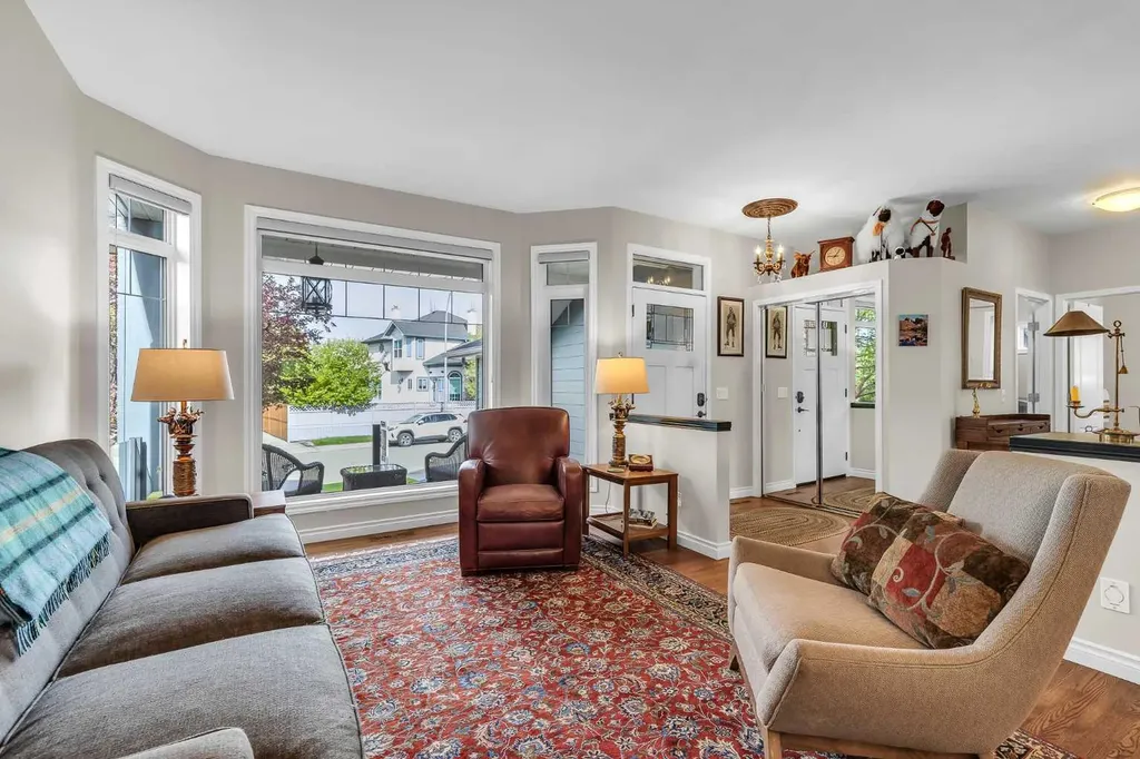 89 Douglasdale Crescent SE Calgary AB T2Z 3A2