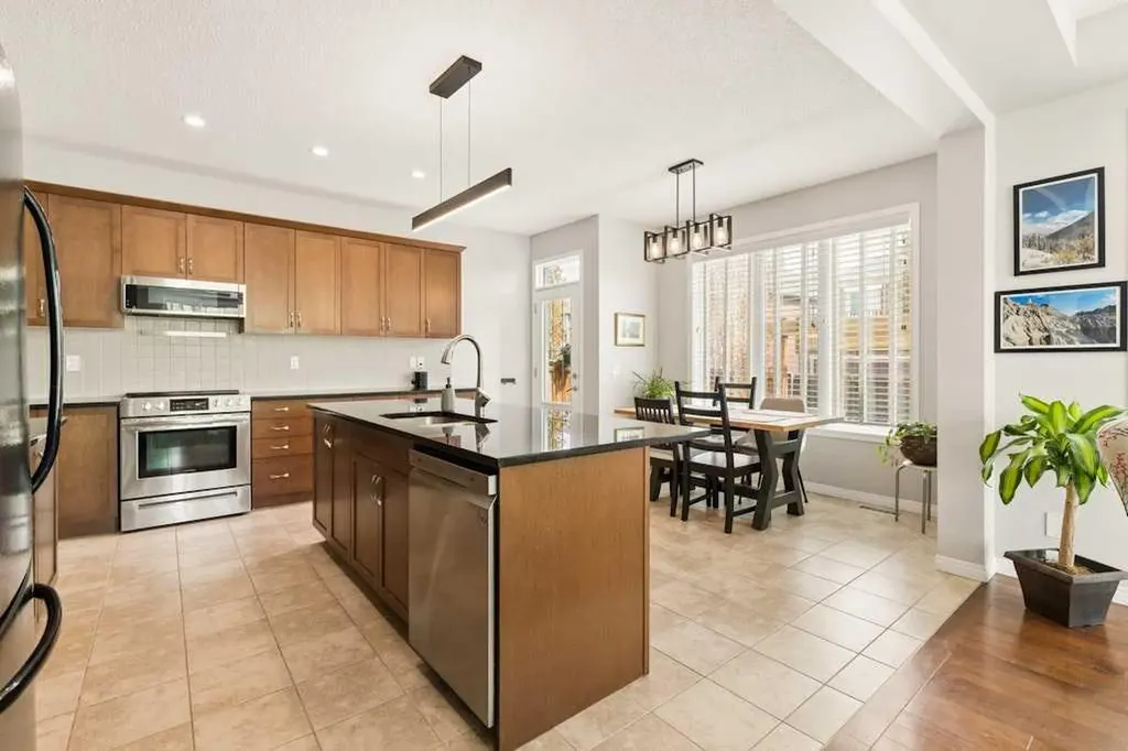 728 Windridge Road SW Airdrie AB T4B 2R1