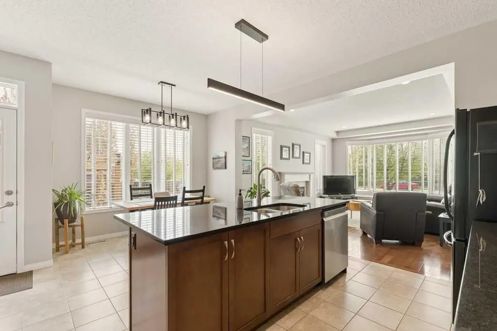 728 Windridge Road SW Airdrie AB T4B 2R1