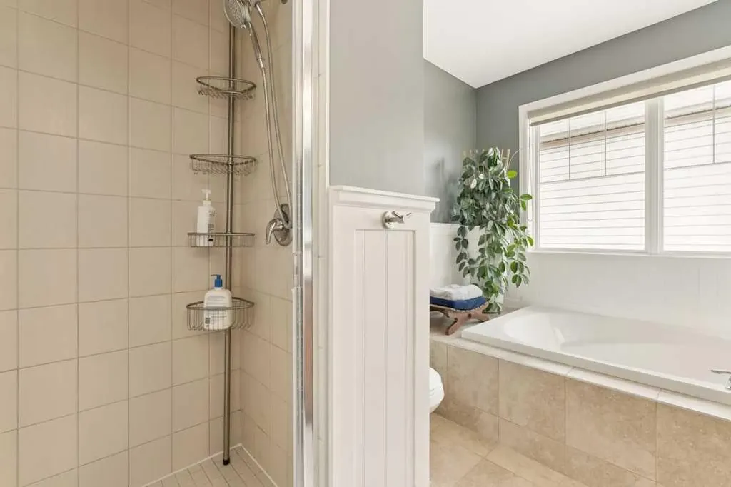 728 Windridge Road SW Airdrie AB T4B 2R1