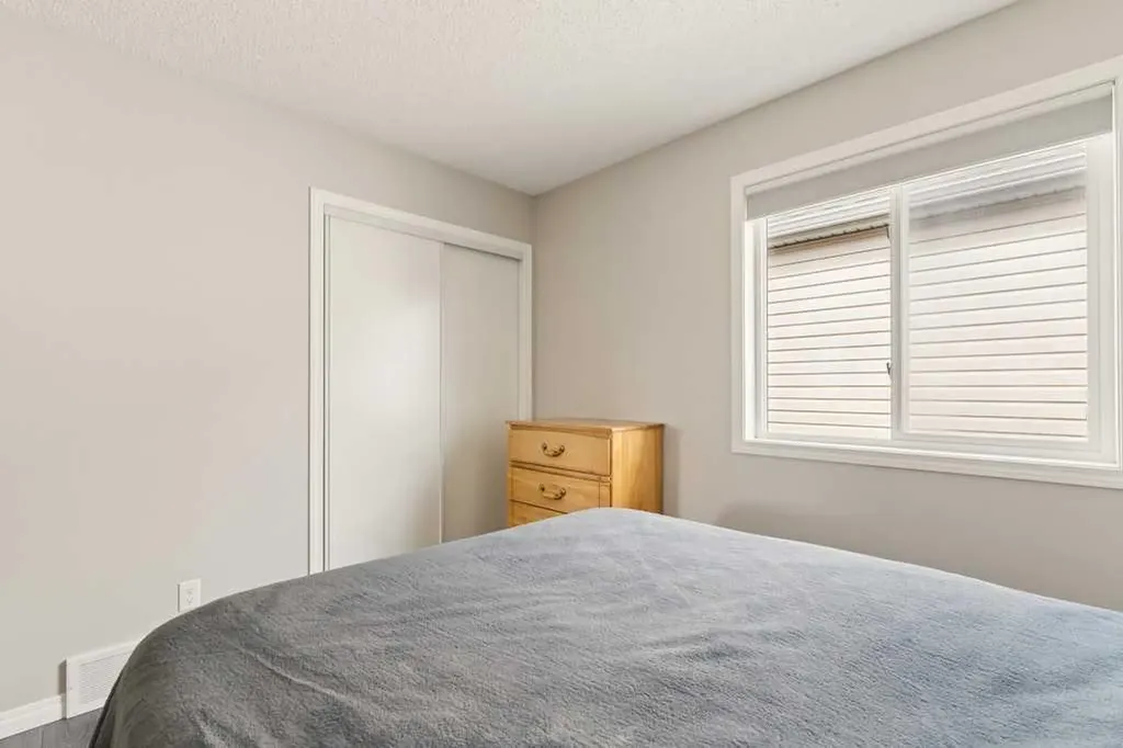 728 Windridge Road SW Airdrie AB T4B 2R1