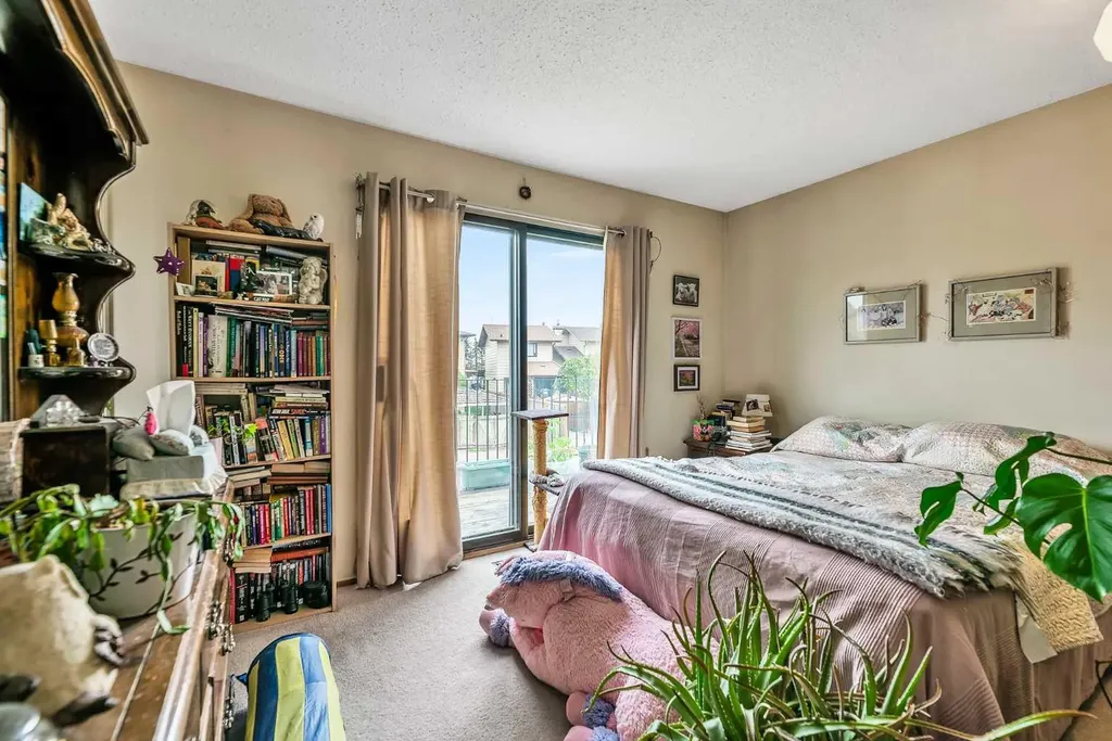 317 Templemont Place NE Calgary AB T1Y 5A7
