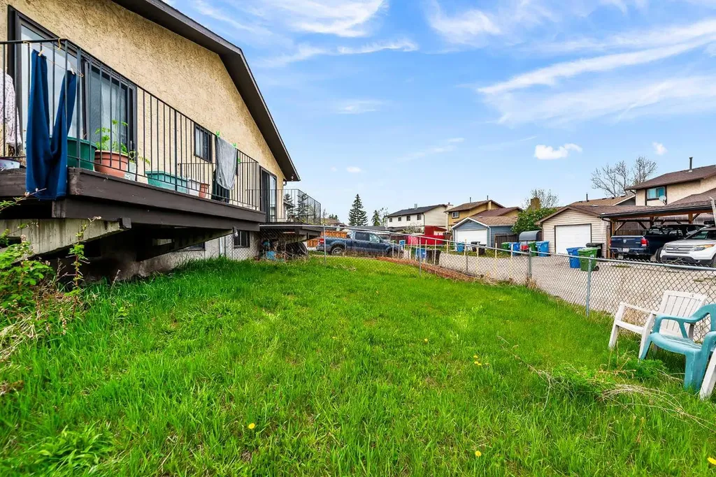 317 Templemont Place NE Calgary AB T1Y 5A7