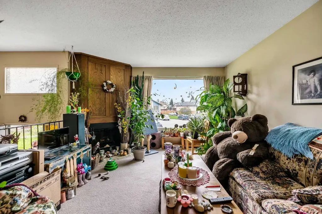 317 Templemont Place NE Calgary AB T1Y 5A7