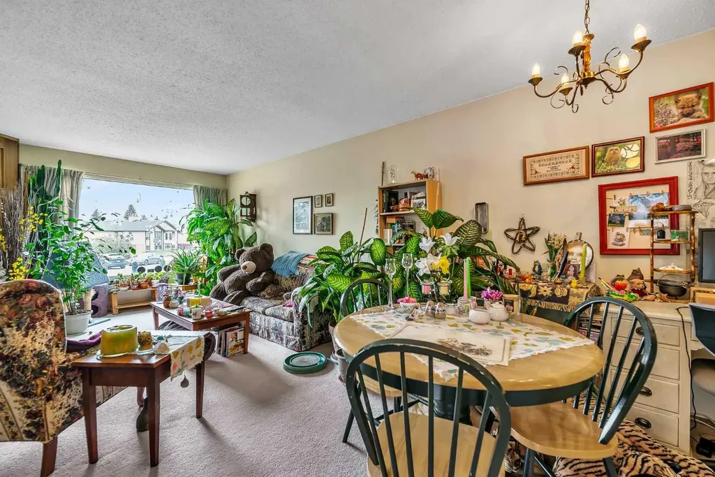 317 Templemont Place NE Calgary AB T1Y 5A7
