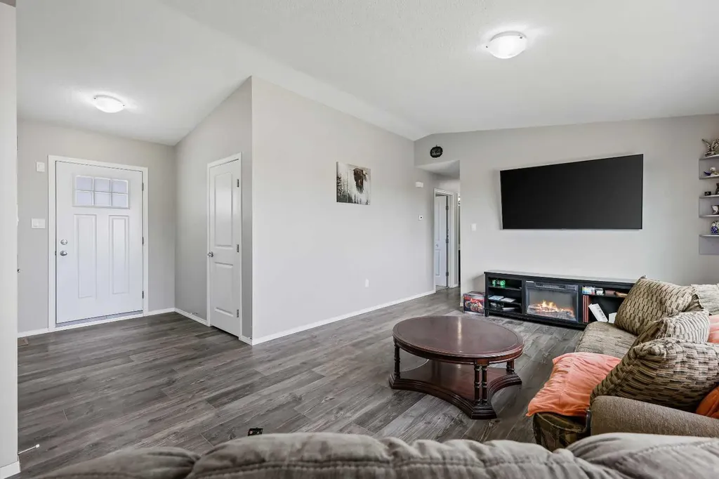 241003 Range Road 235 Rural Wheatland County AB T1P 2B5
