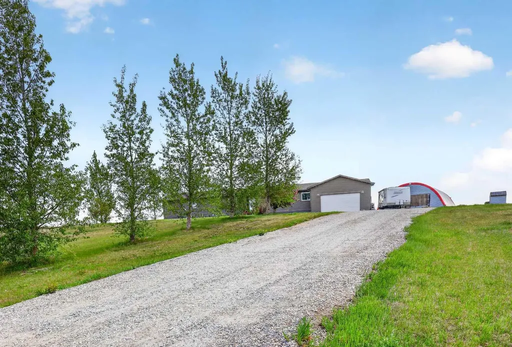 241003 Range Road 235 Rural Wheatland County AB T1P 2B5