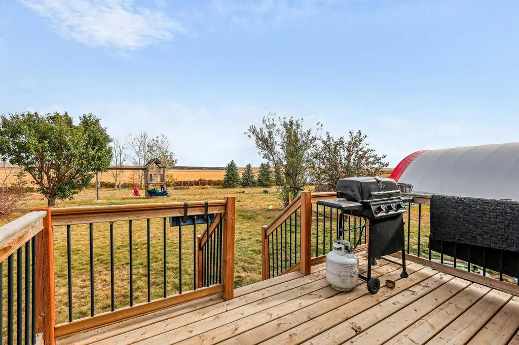 241003 Range Road 235 Rural Wheatland County AB T1P 2B5