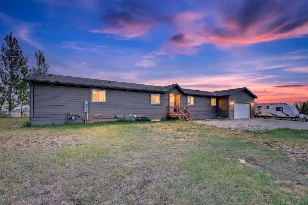 241003 Range Road 235 Rural Wheatland County AB T1P 2B5
