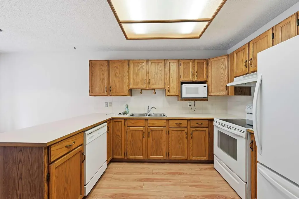 60 Rundlelawn Green NE Calgary AB T1Y 6S5