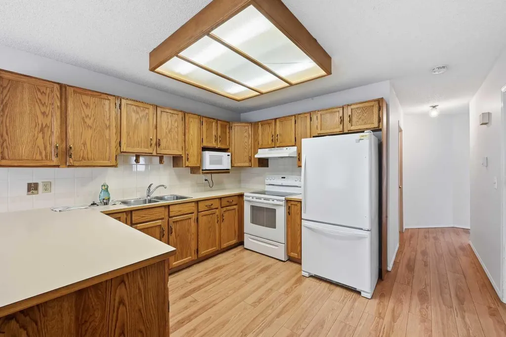 60 Rundlelawn Green NE Calgary AB T1Y 6S5