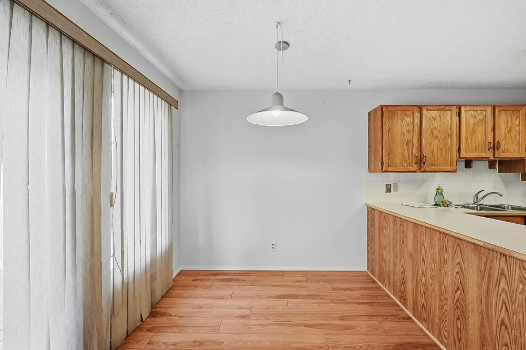 60 Rundlelawn Green NE Calgary AB T1Y 6S5
