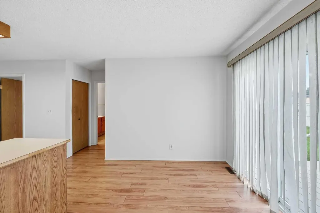 60 Rundlelawn Green NE Calgary AB T1Y 6S5