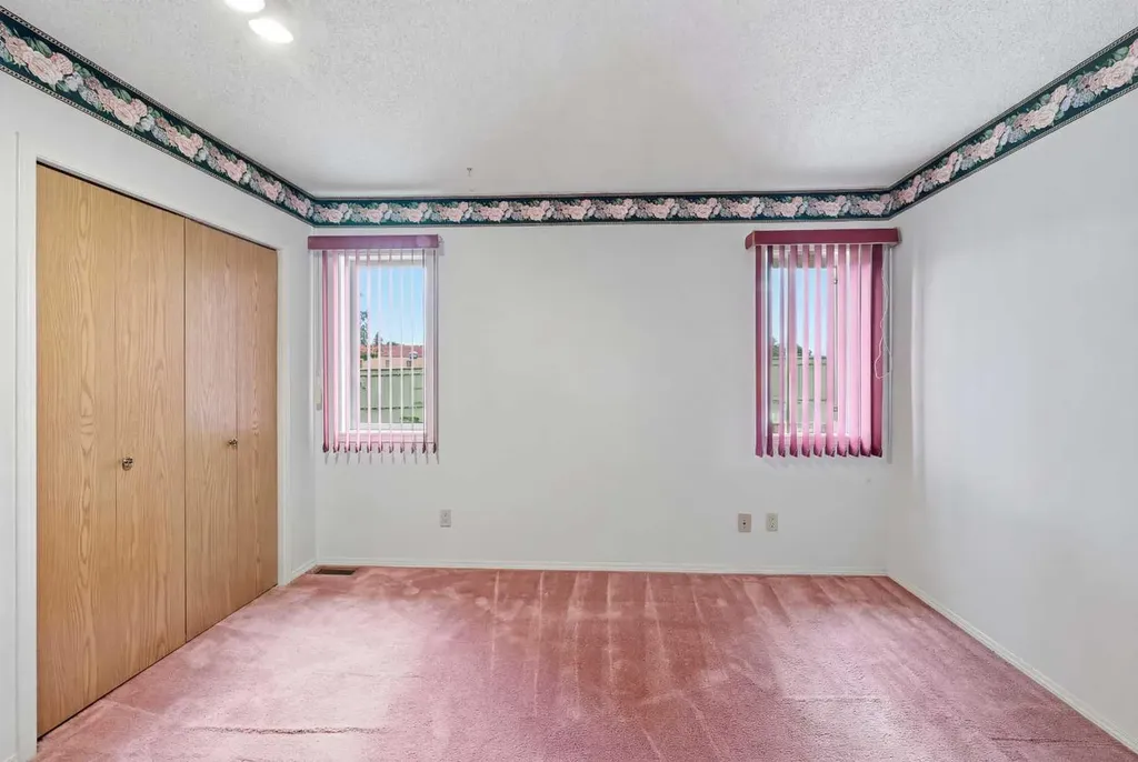 60 Rundlelawn Green NE Calgary AB T1Y 6S5