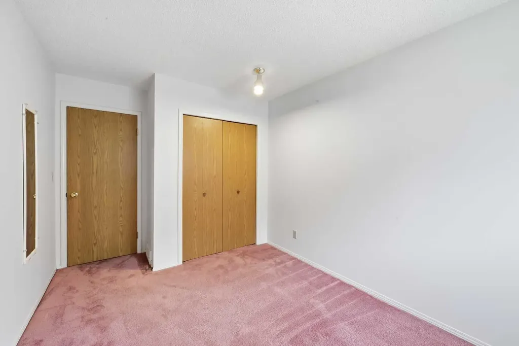 60 Rundlelawn Green NE Calgary AB T1Y 6S5