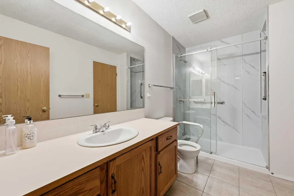 60 Rundlelawn Green NE Calgary AB T1Y 6S5