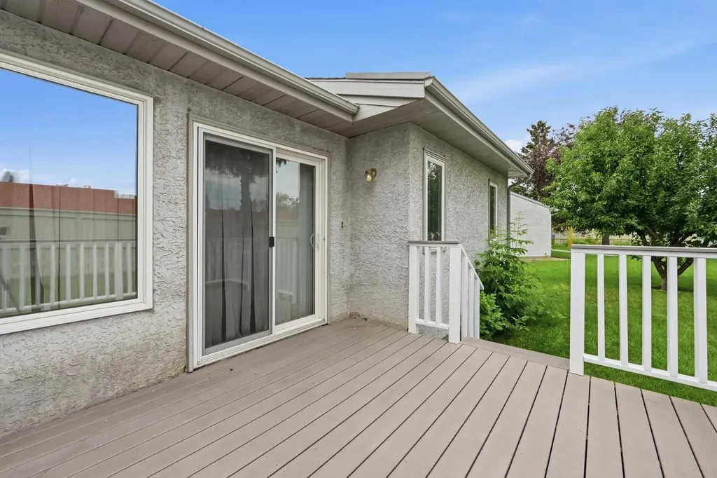 60 Rundlelawn Green NE Calgary AB T1Y 6S5