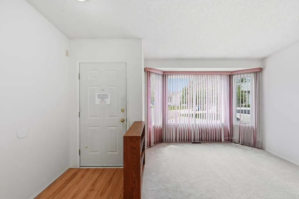 60 Rundlelawn Green NE Calgary AB T1Y 6S5