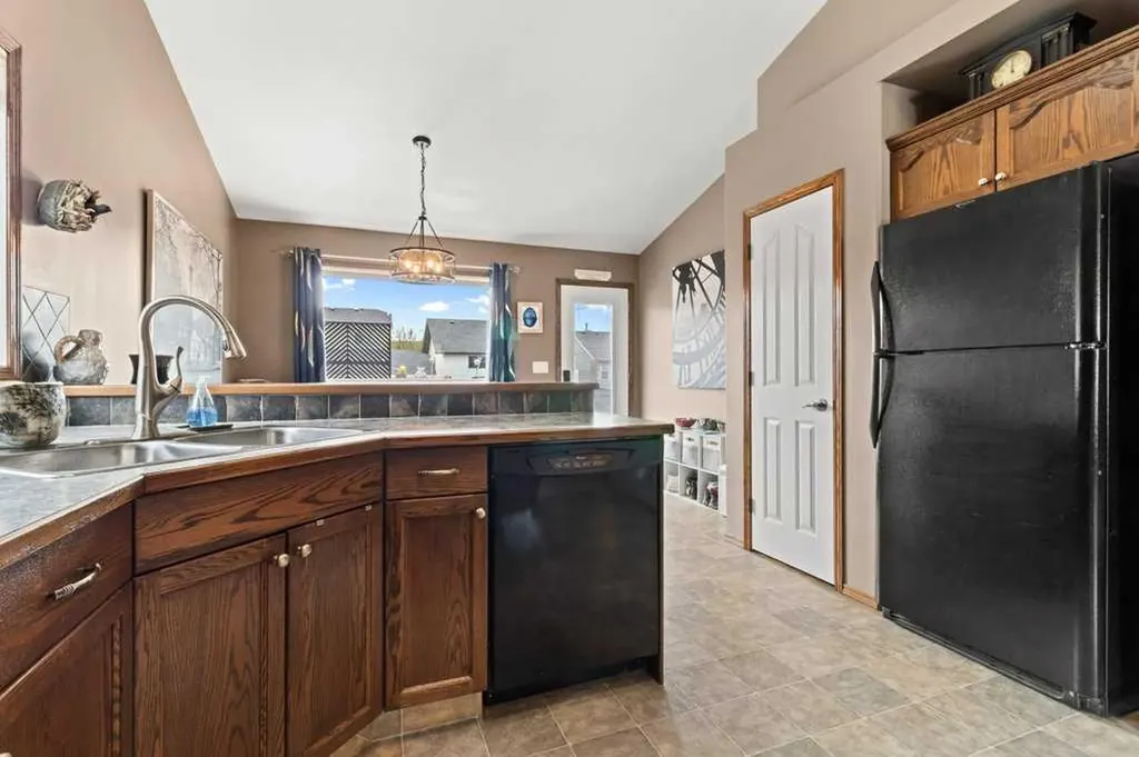 179 Issard Close Red Deer AB T4R 0C2