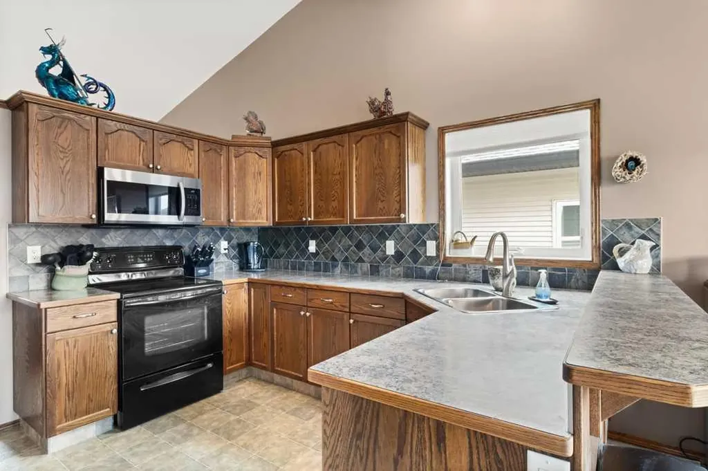 179 Issard Close Red Deer AB T4R 0C2
