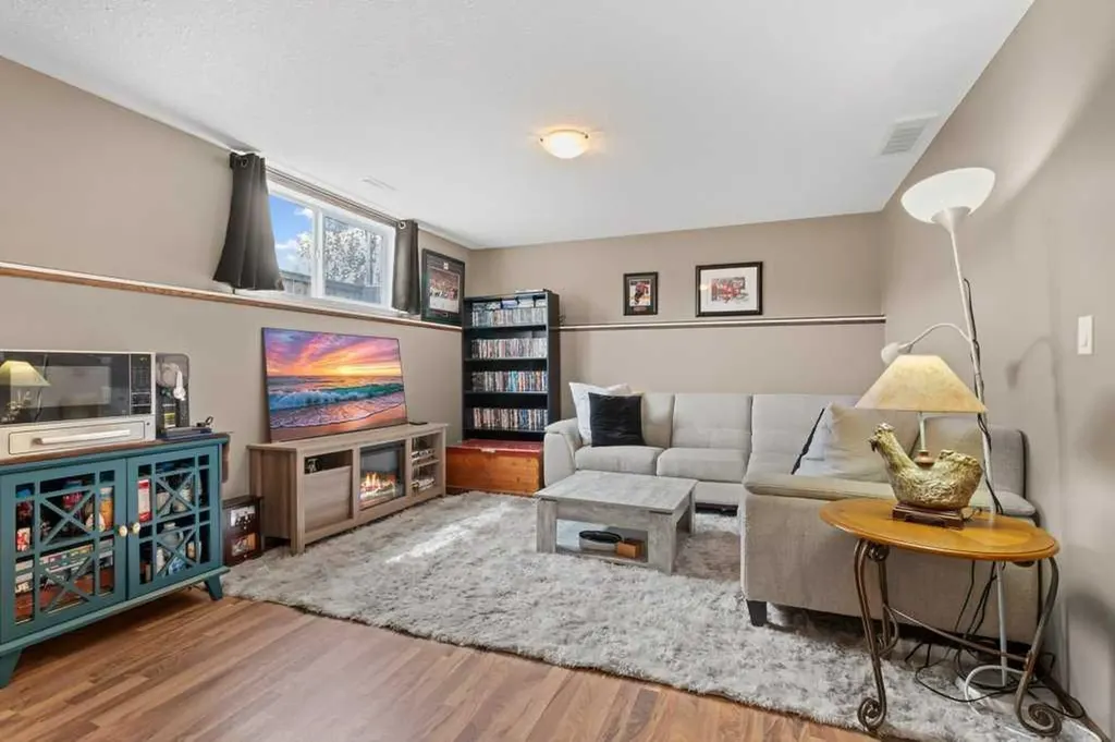 179 Issard Close Red Deer AB T4R 0C2
