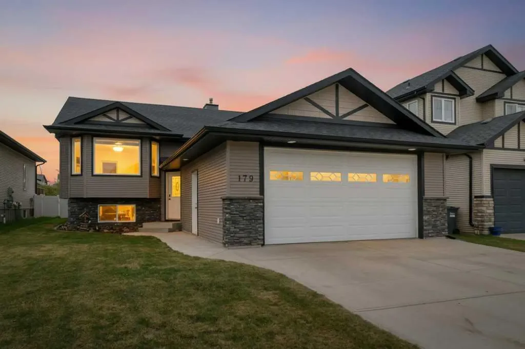 179 Issard Close Red Deer AB T4R 0C2