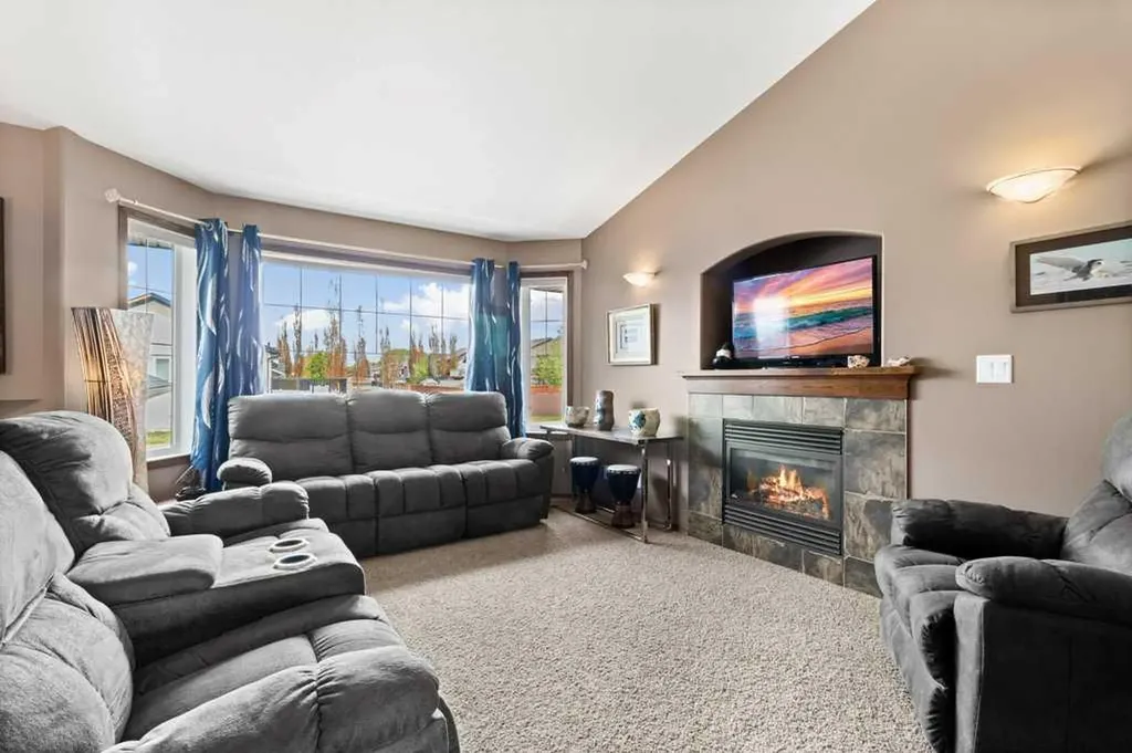 179 Issard Close Red Deer AB T4R 0C2