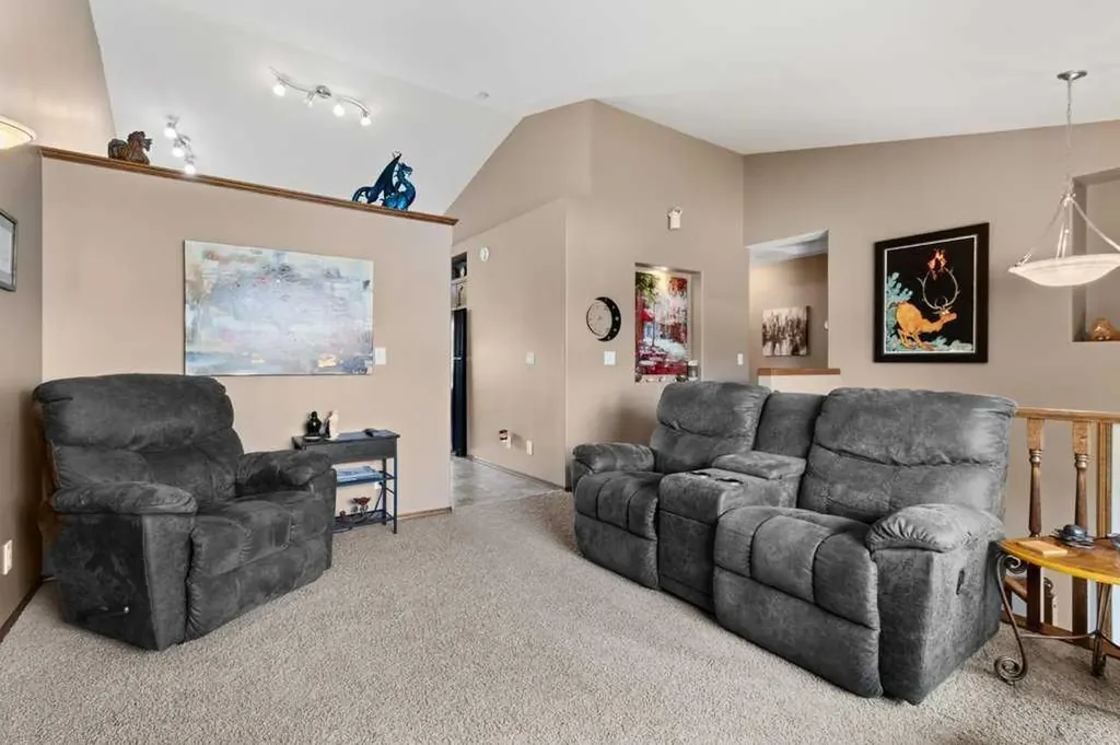 179 Issard Close Red Deer AB T4R 0C2