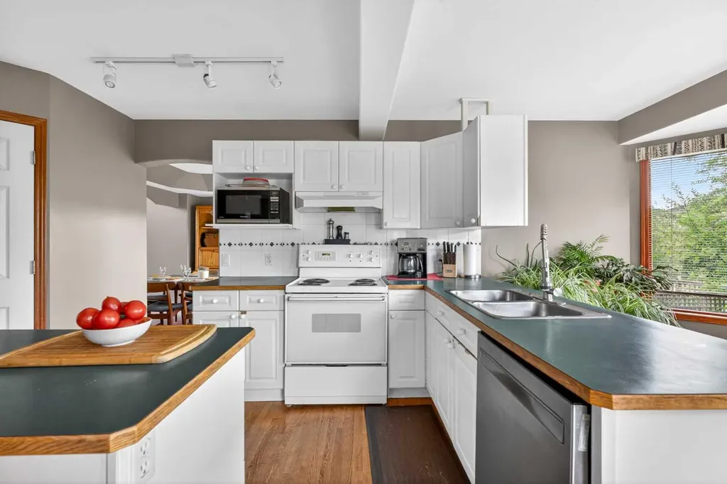 148 Sierra Madre Crescent SW Calgary AB T3H 3G8
