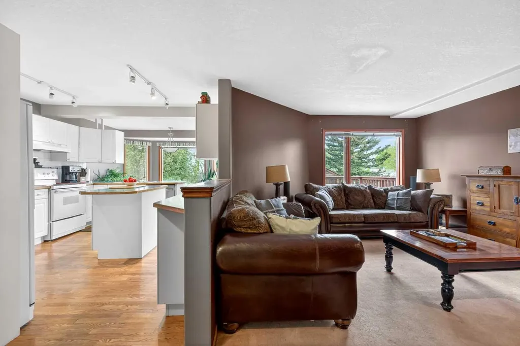 148 Sierra Madre Crescent SW Calgary AB T3H 3G8