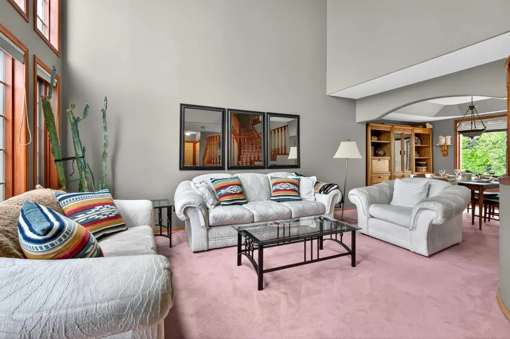 148 Sierra Madre Crescent SW Calgary AB T3H 3G8
