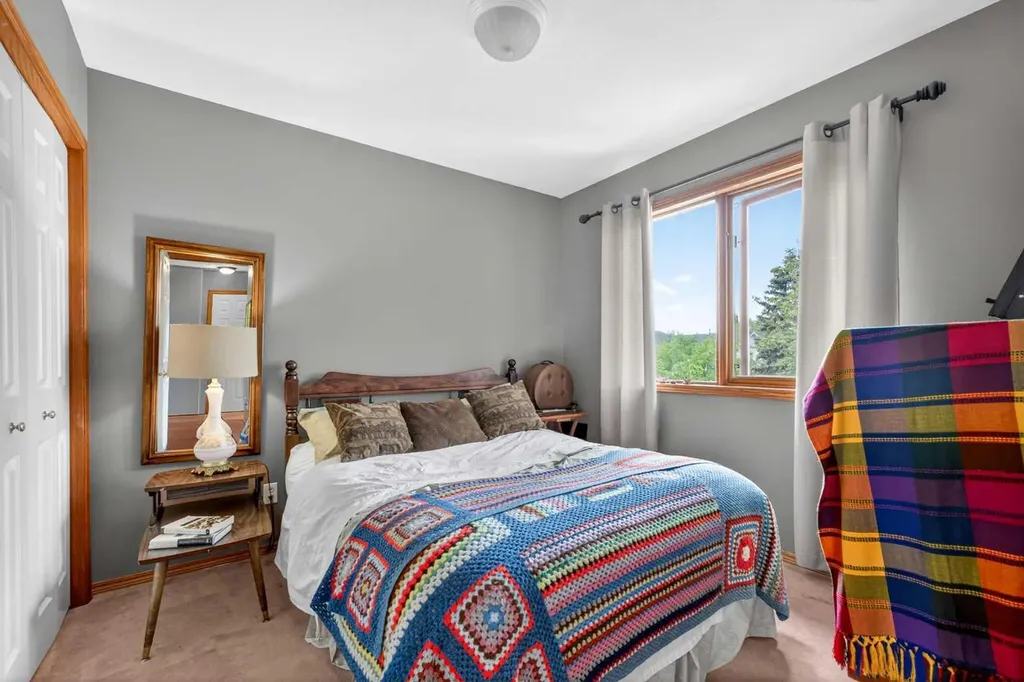 148 Sierra Madre Crescent SW Calgary AB T3H 3G8
