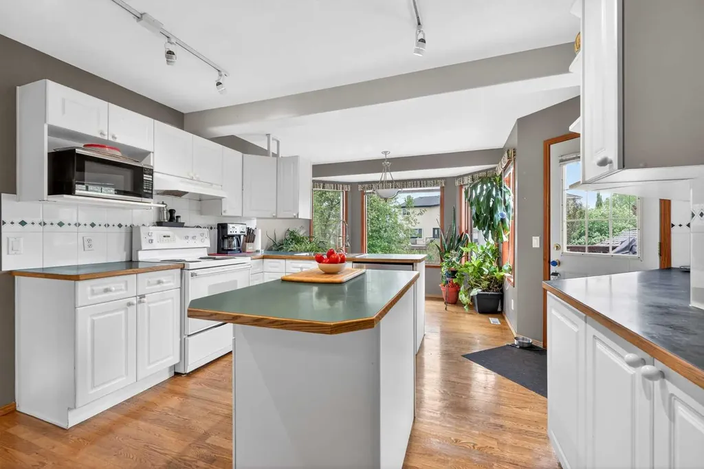 148 Sierra Madre Crescent SW Calgary AB T3H 3G8