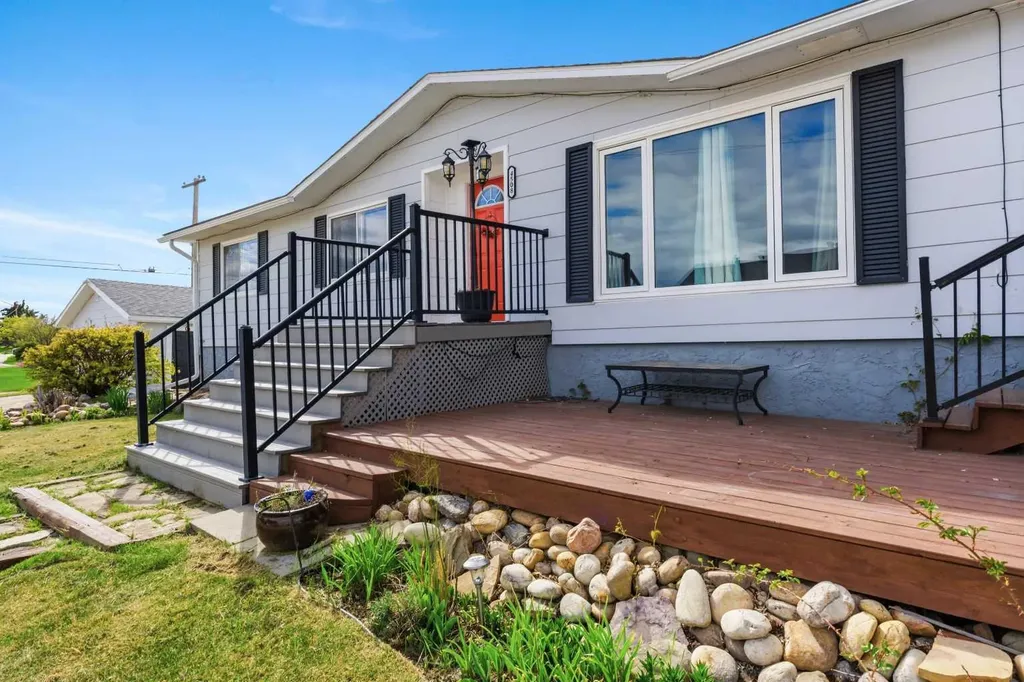 4508 45 Street Mayerthorpe AB T0E 1N0