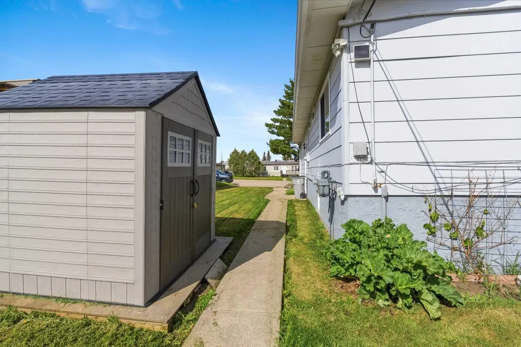 4508 45 Street Mayerthorpe AB T0E 1N0