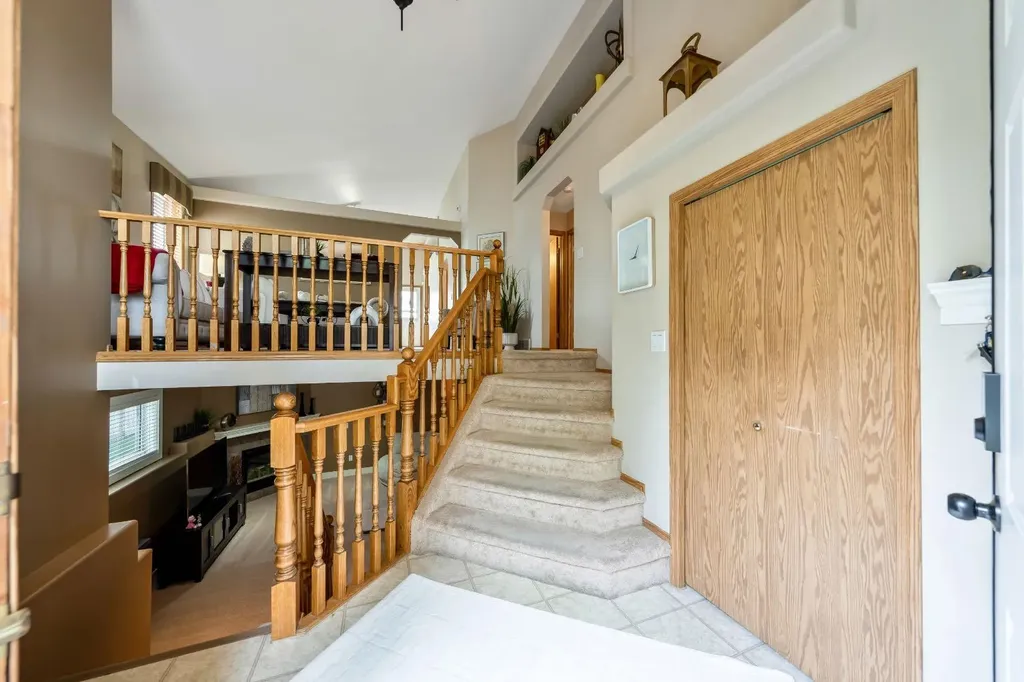 142 Coventry View NE Calgary AB T3K 5H4