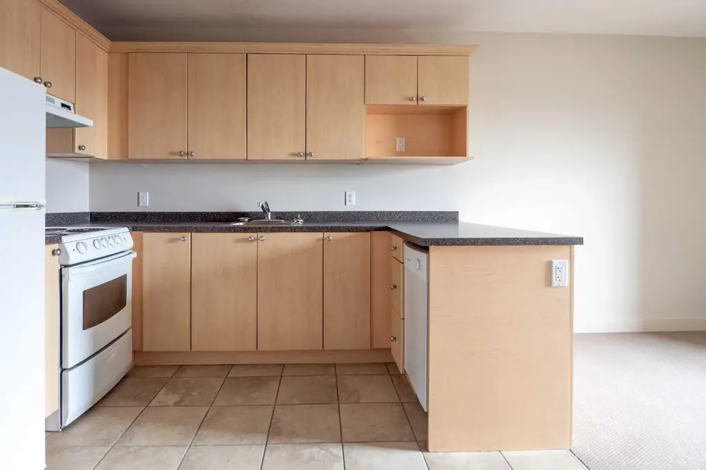 8528 Manning Avenue Fort Mcmurray AB T9H 5G2