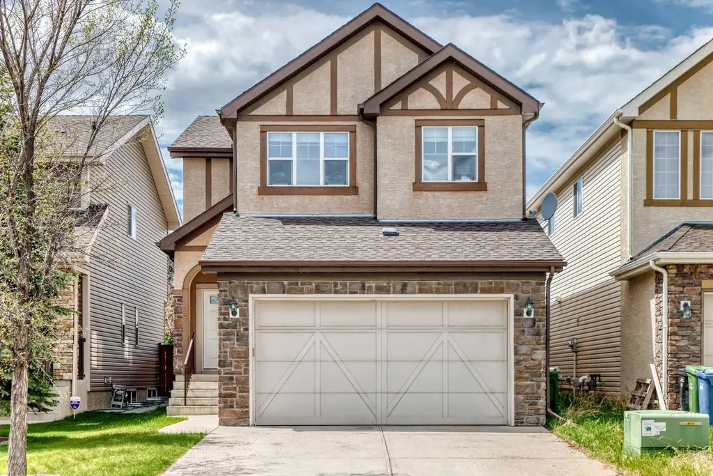 27 Aspen Hills Close SW Calgary AB T3H 0C6